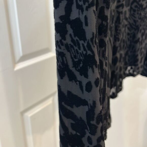 Simply Vera Sheer Black VeraWang Leopard Print Velvet Burnout Large- NWT - Picture 4 of 8